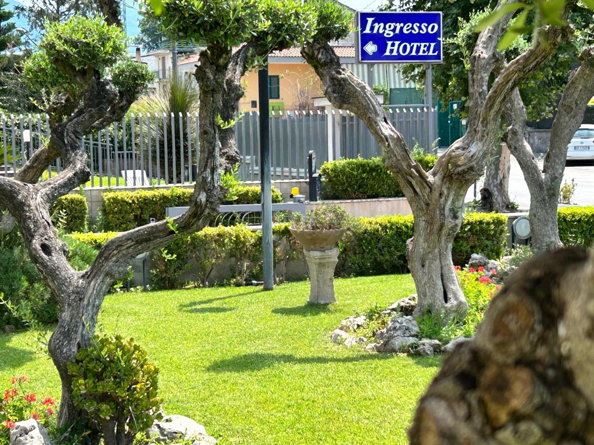 Hotel Maddaloni Tufino Екстериор снимка
